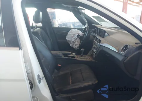 2012 Mercedes-Benz C 250 Sport из США, поврежденный, VIN WDDGF4HBXCA633765